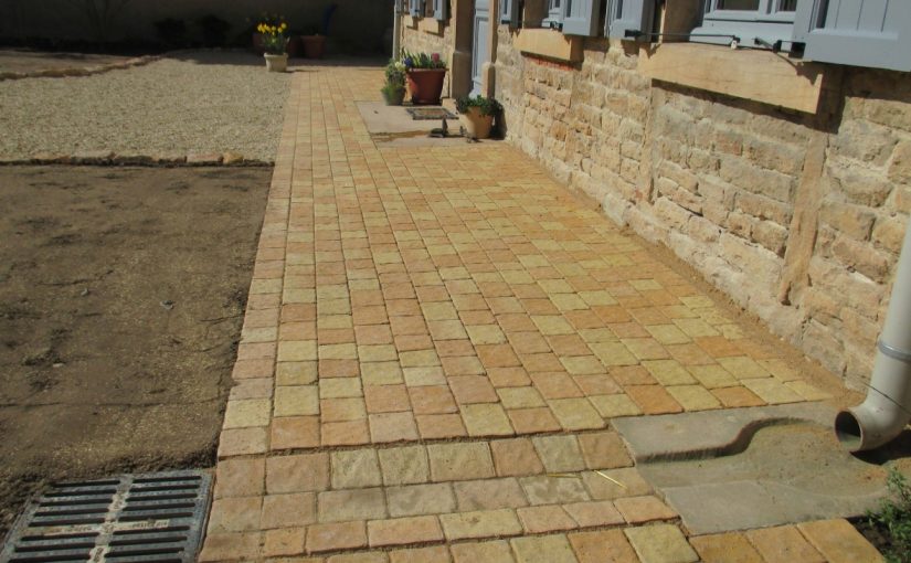 Trottoir en pavés béton