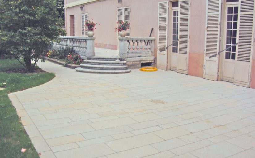 Dallage en pierre de Chandore